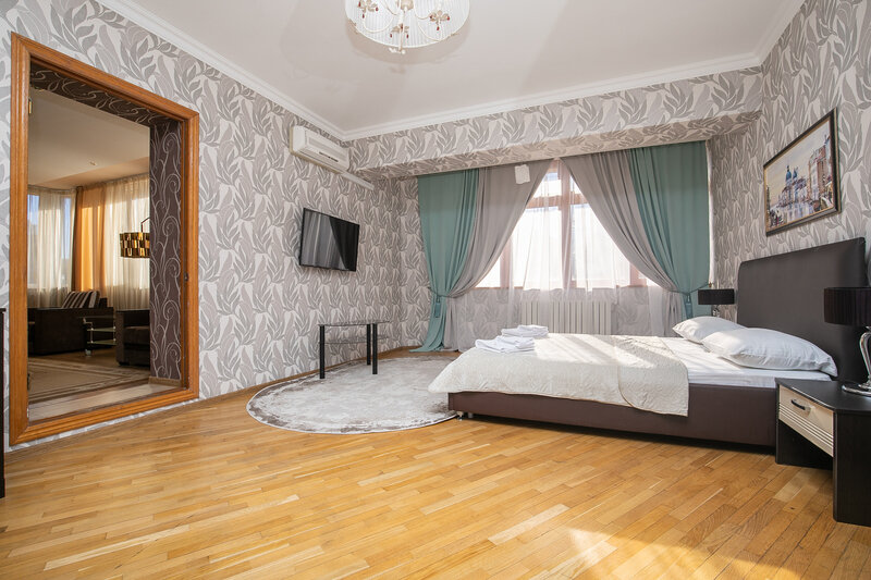 Люкс 2-местный 3-комнатный (с кухней и балконом)