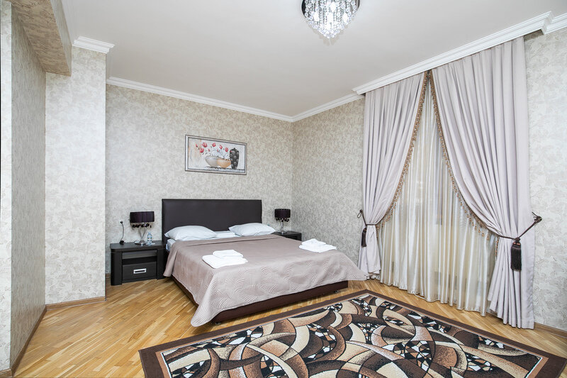 Люкс 2-местный 3-комнатный (с кухней и балконом)