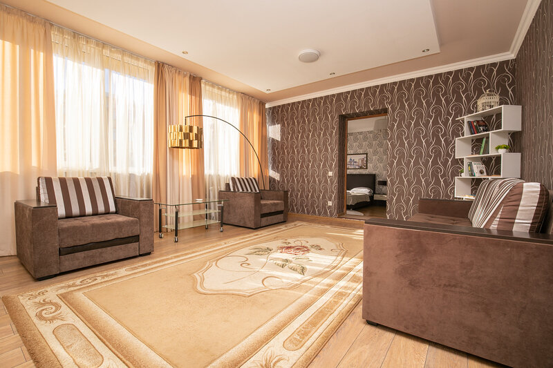 Люкс 2-местный 3-комнатный (с кухней и балконом)