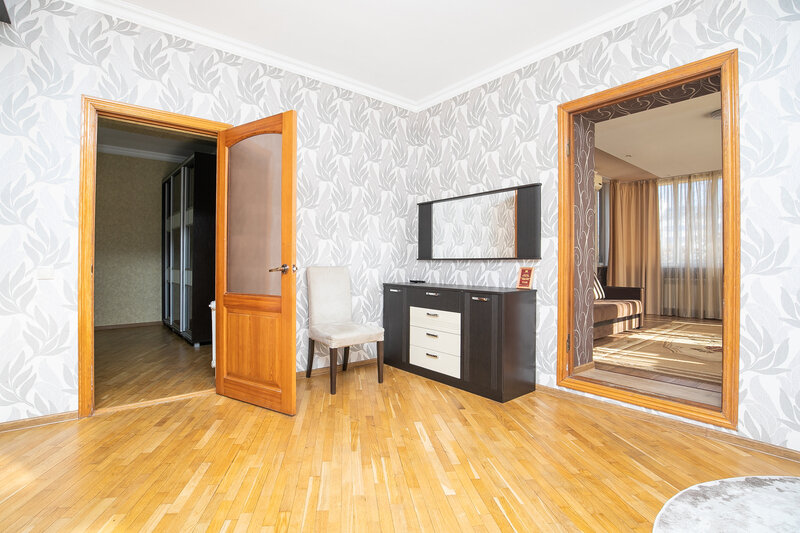 Люкс 2-местный 3-комнатный (с кухней и балконом)