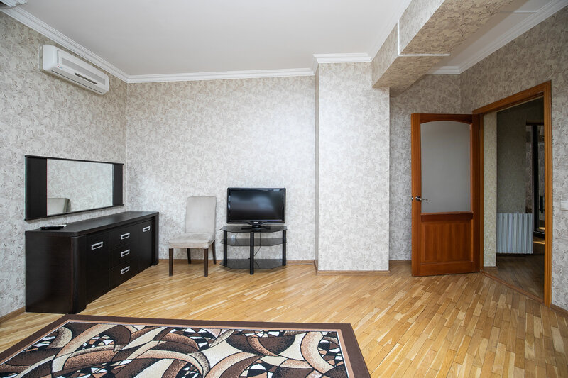 Люкс 2-местный 3-комнатный (с кухней и балконом)