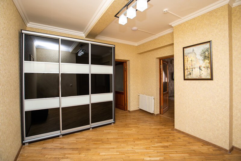 Люкс 2-местный 3-комнатный (с кухней и балконом)