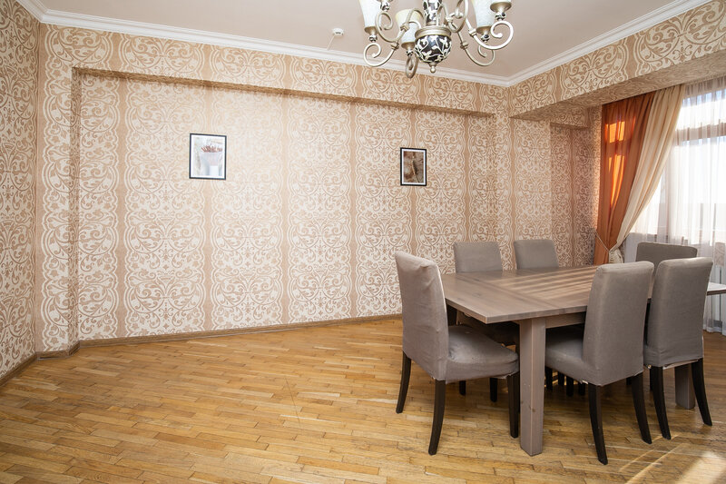 Люкс 2-местный 3-комнатный (с кухней и балконом)