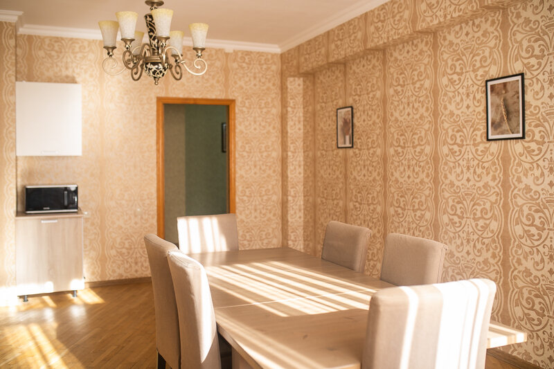 Люкс 2-местный 3-комнатный (с кухней и балконом)