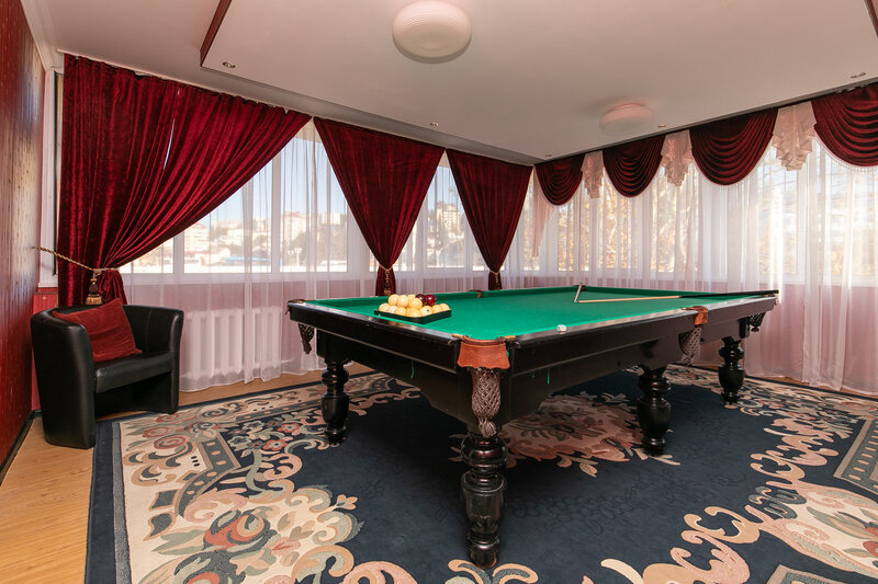 Люкс 4-местный 3-комнатный (с кухней и бильярдом)