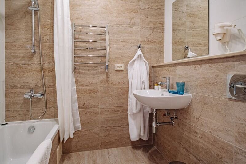 Стандартный 4-местный (смежный, с балконом, корпус 2)