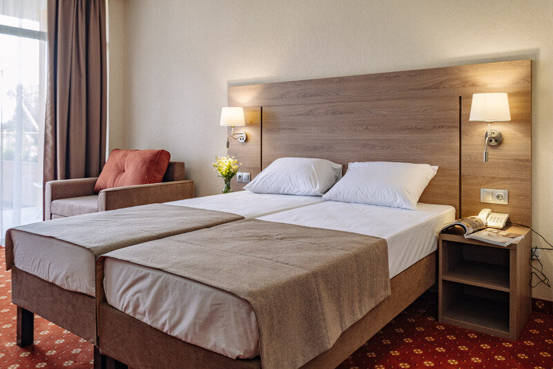 Стандартный 4-местный (смежный, с террасой, корпус 2)