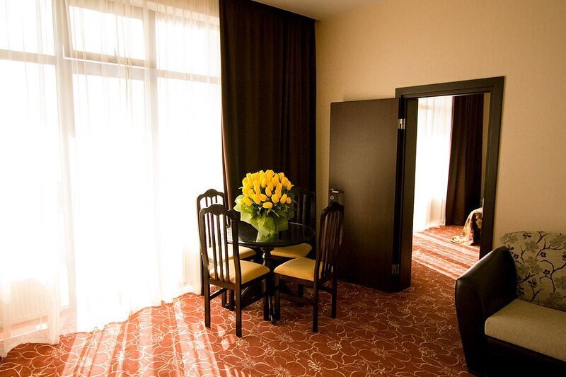 Люкс 2-местный 2-комнатный (с видом на море и 2 балконами)