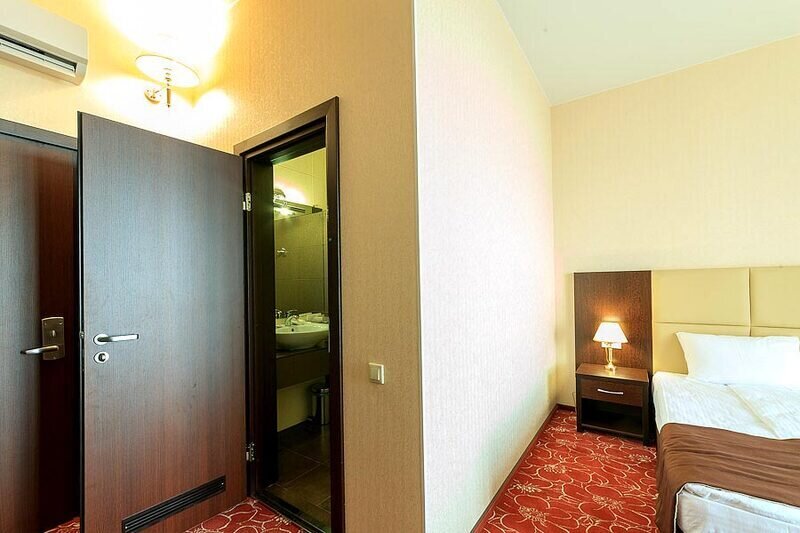 Стандартный 2-местный (с видом на горы, без балкона)