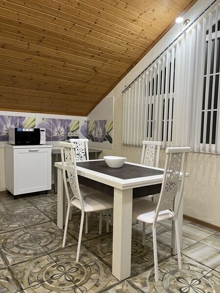 Апартаменты Премиум 11-местные (с 3 спальнями и балконом)