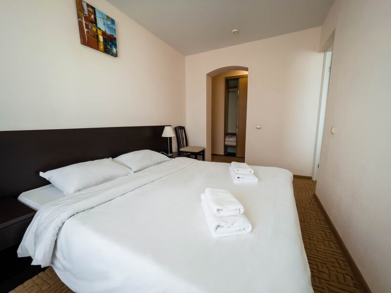 Люкс 2-местный 2-комнатный (вид на море, корпус № 1)