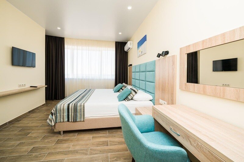 Люкс 4-местный 3-комнатный