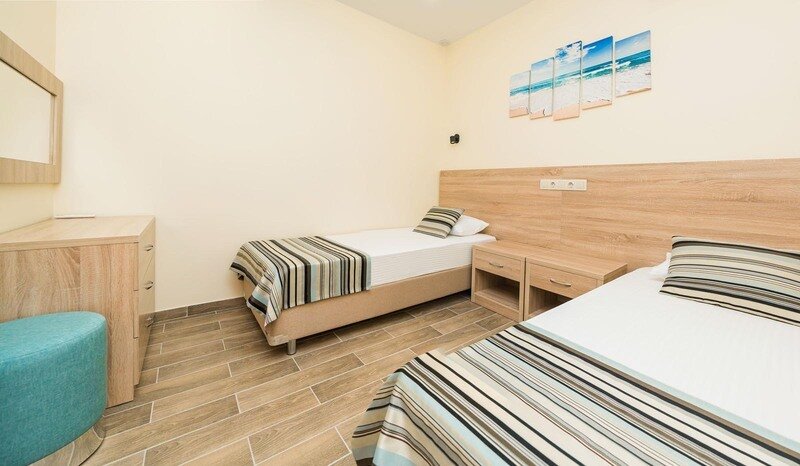 Люкс 4-местный 3-комнатный