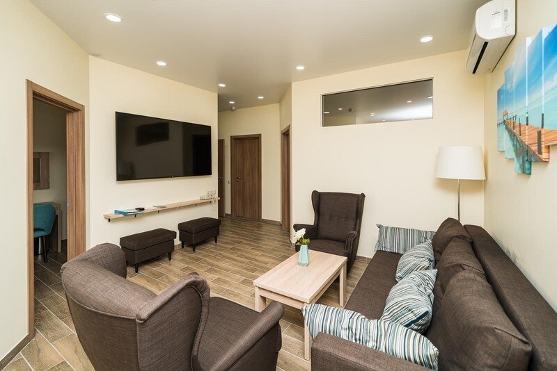 Люкс 4-местный 3-комнатный