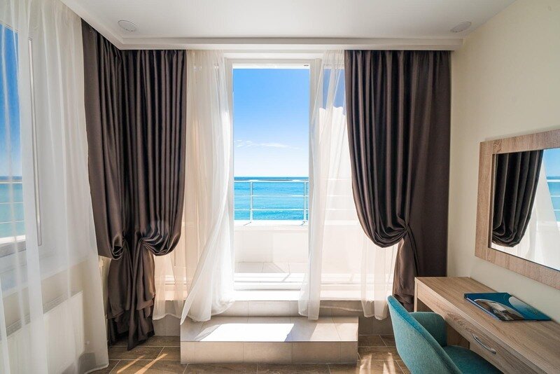 Люкс 4-местный 3-комнатный Премиум