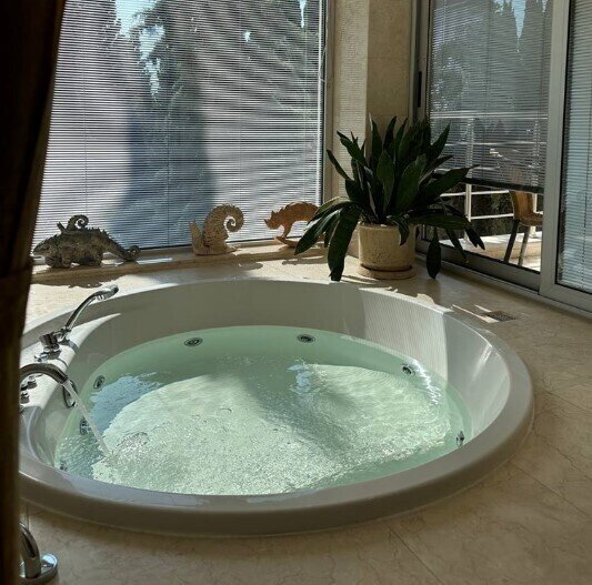 Апартаменты 2-местный 1-комнатный (с джакузи, на 3-м этаже ресторана Море )