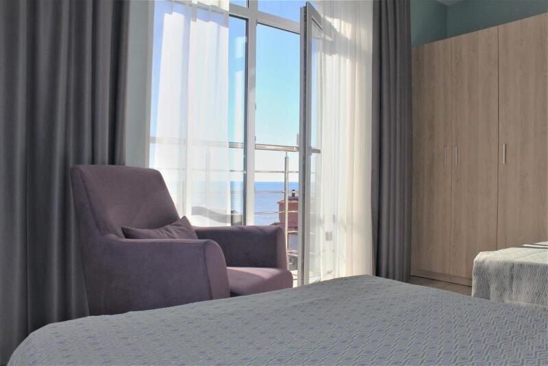 Апартаменты 2-местные (2 спальни, вид на море)