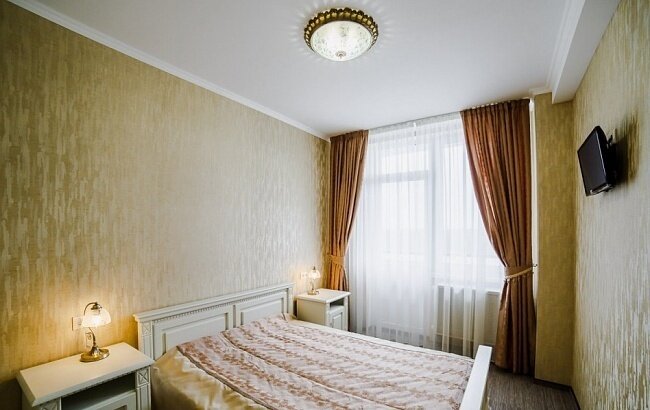 Люкс 1-местный 2-комнатный (Главный корпус)