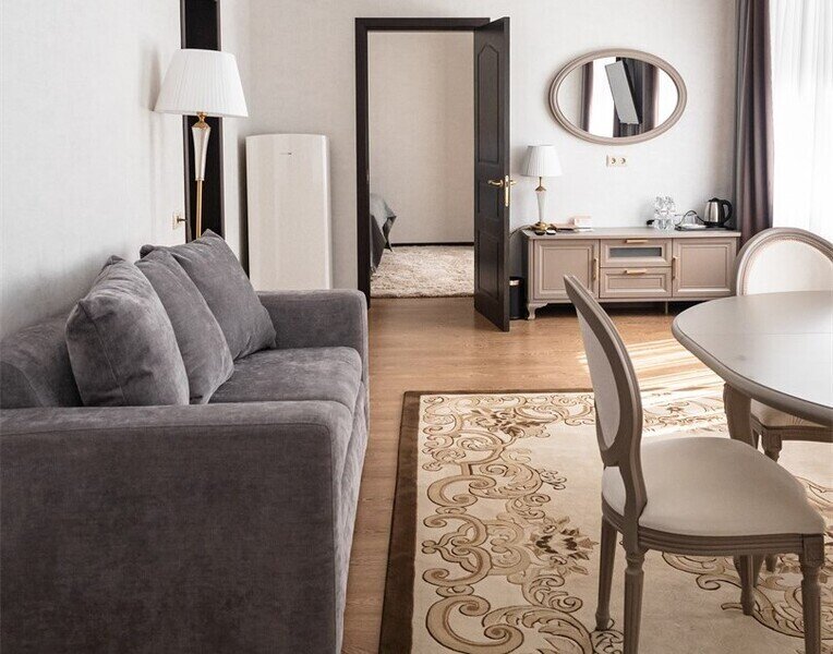 Люкс 4-местный 3-комнатный