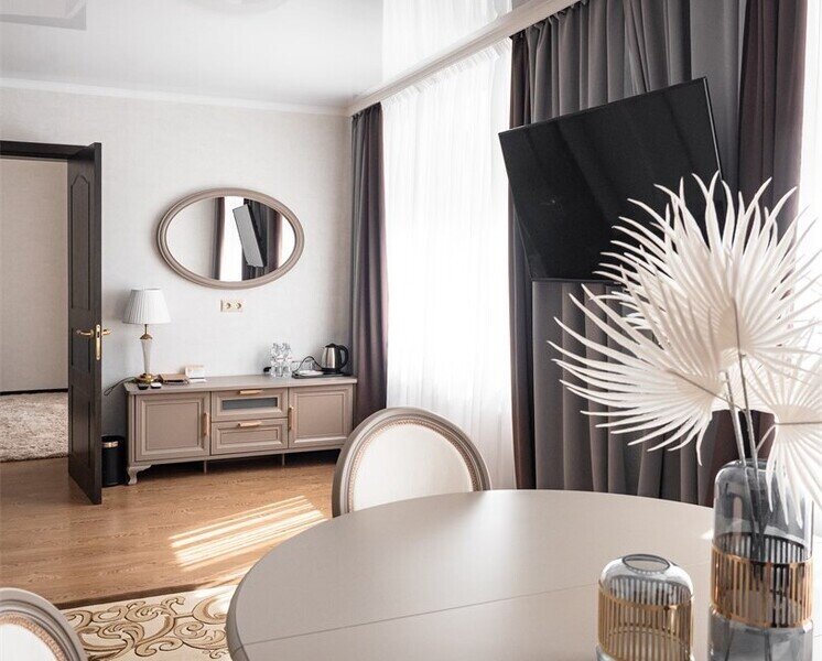 Люкс 4-местный 3-комнатный