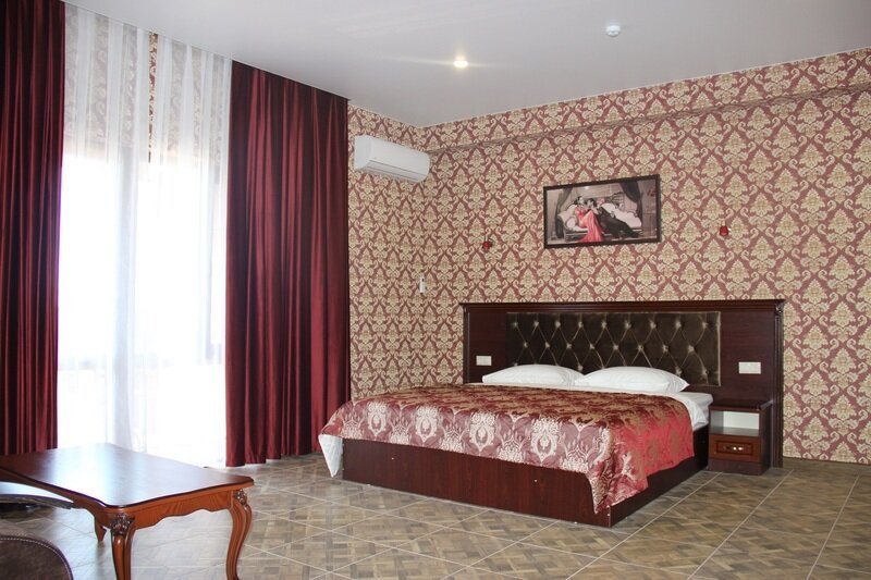 Люкс 3-местный (вид на двор)