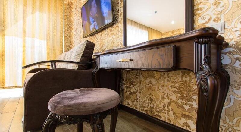 Люкс 3-местный (вид на двор)