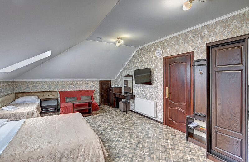 Мансардный 4-местный Семейный