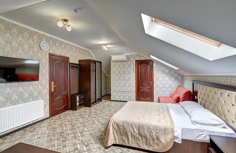 Мансардный 4-местный Семейный