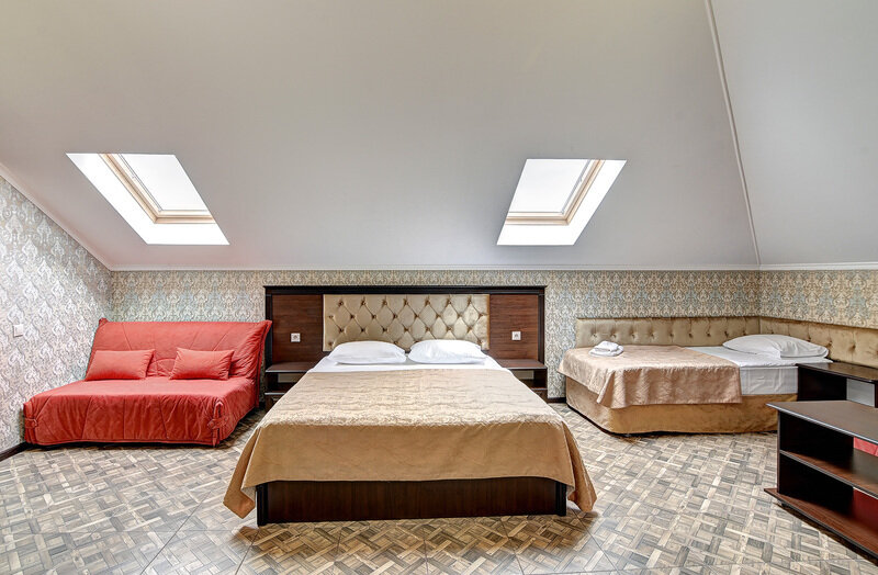 Мансардный 4-местный Семейный