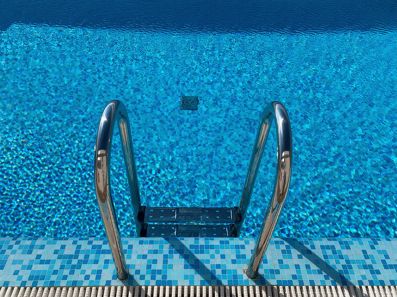 Апартаменты 4-местный (с бассейном, вид на море)