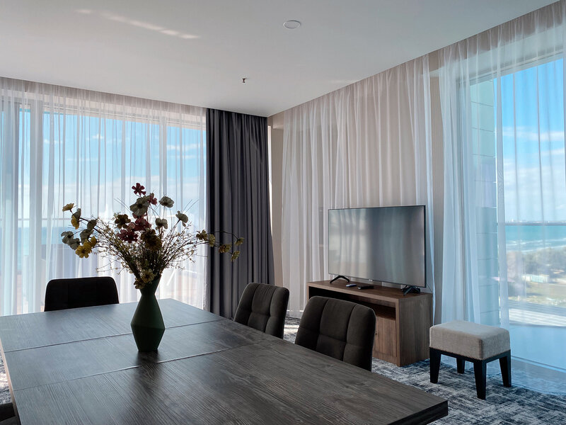 Апартаменты 4-местный (с бассейном, вид на море)