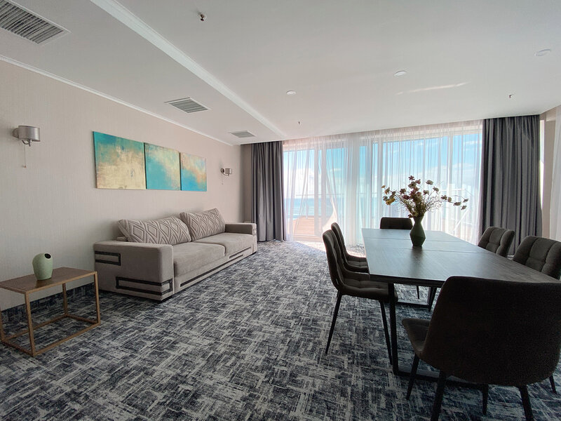 Апартаменты 4-местный (с бассейном, вид на море)