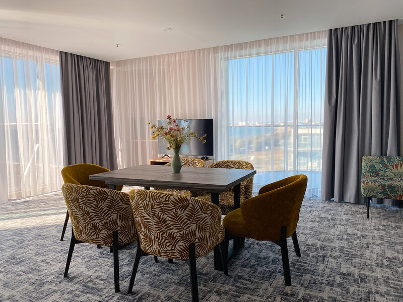 Апартаменты 4-местный (с бассейном, вид на море)