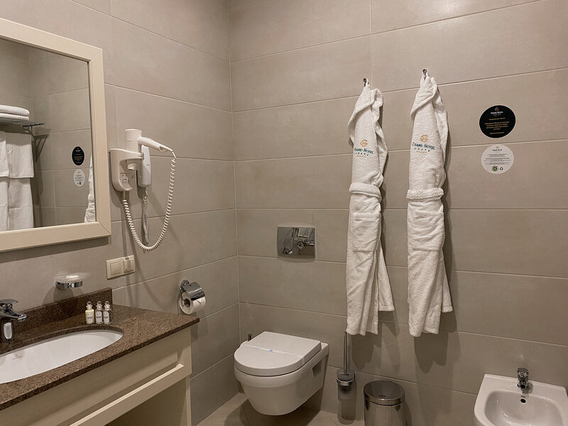 Апартаменты 4-местный (с бассейном, вид на море)