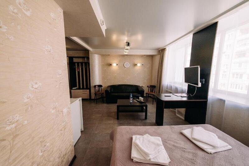 Полулюкс 2-местный (с большой кроватью)