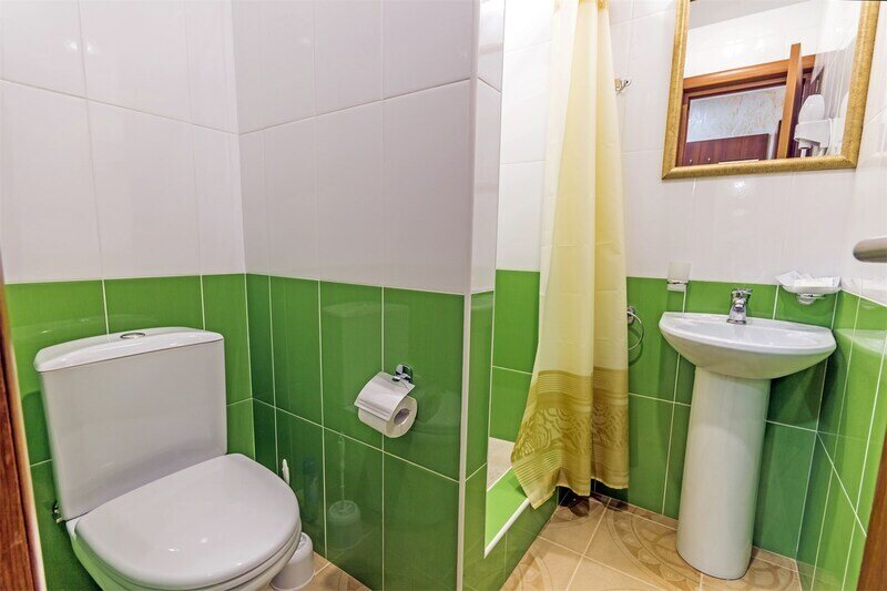 Семейный 2-местный (с балконом, вид на море и бассейн)