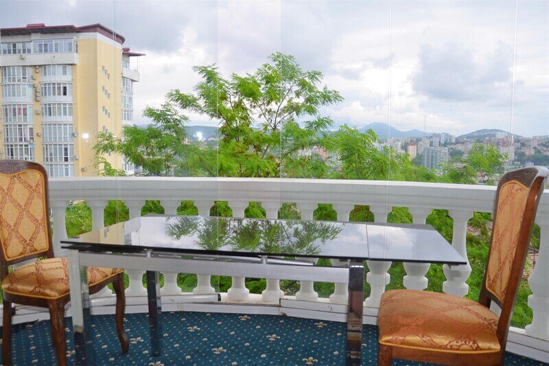 Люкс 2-местный (с балконом и кухней)