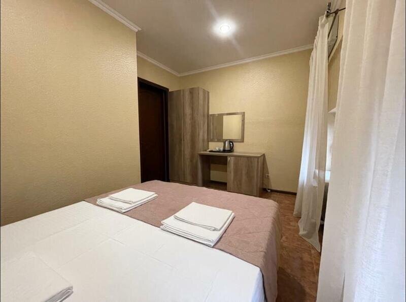 Люкс 4-местный 3-комнатный №6