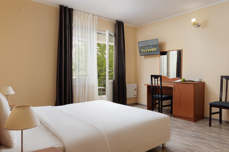 Люкс 4-местный 2-комнатный Улучшенный