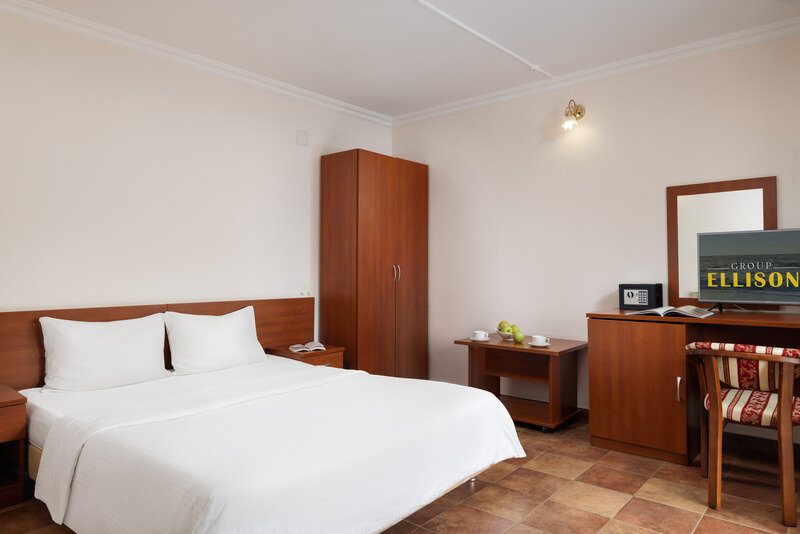 Полулюкс 3-местный 2-комнатный (без кухни)