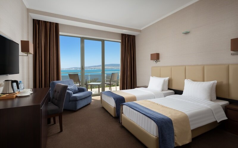 Сюит 4-местный 3-комнатный (4* корпус №3)