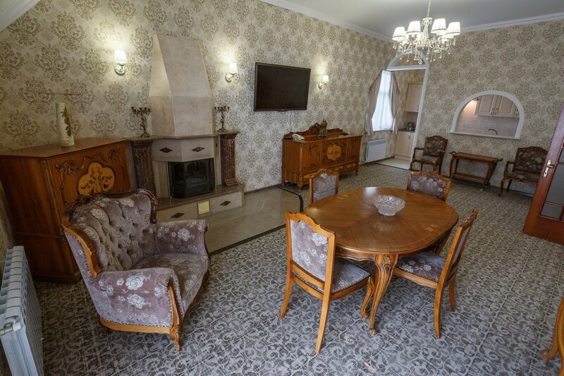 Сюит 2-местный 3-комнатный (корпус №2)