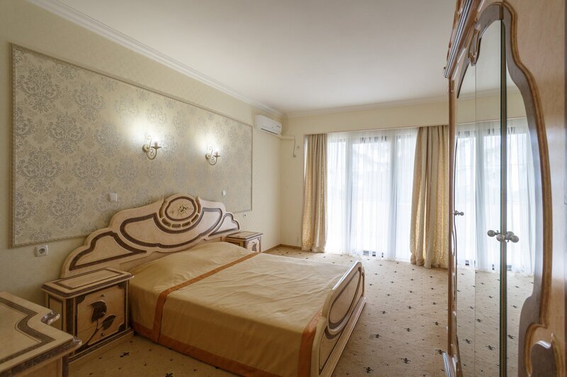 Сюит 2-местный 3-комнатный (корпус №2)