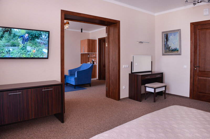 Люкс 2-местный 2-комнатный (с балконом, вид на море, корпус 3)