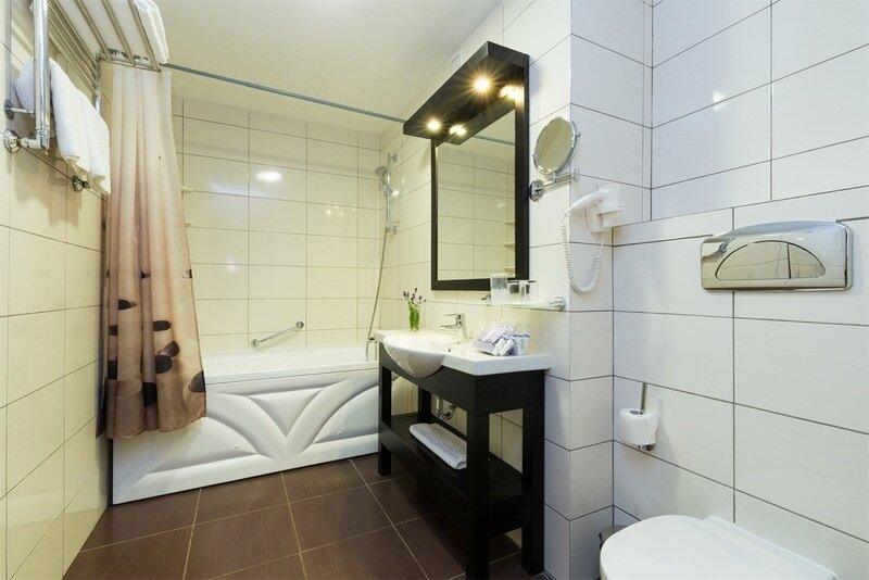 Люкс 2-местный 2-комнатный (главный корпус)