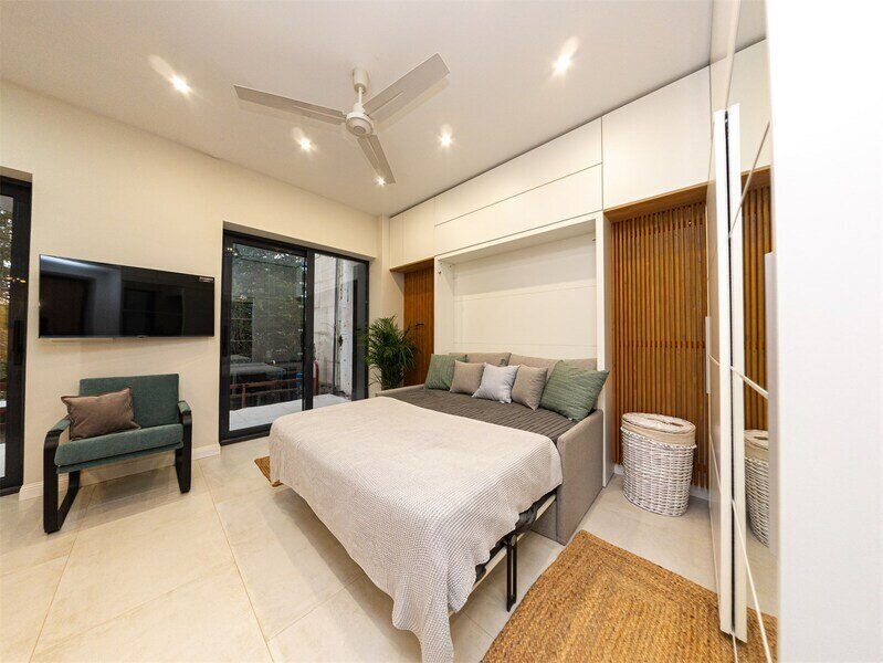 Джуниор Сюит Улучшенный 2-местный (доп. место, вид на парк)