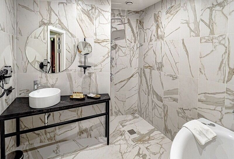 Люкс 2-местный 2-комнатный (с джакузи в Современном корпусе)