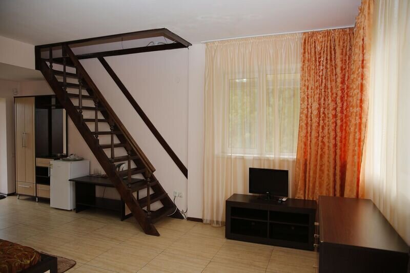 Полулюкс 3-местный 2-уровневый (корпус 2)