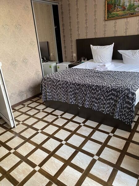 Улучшенный 3-местный (вид на бассейн)