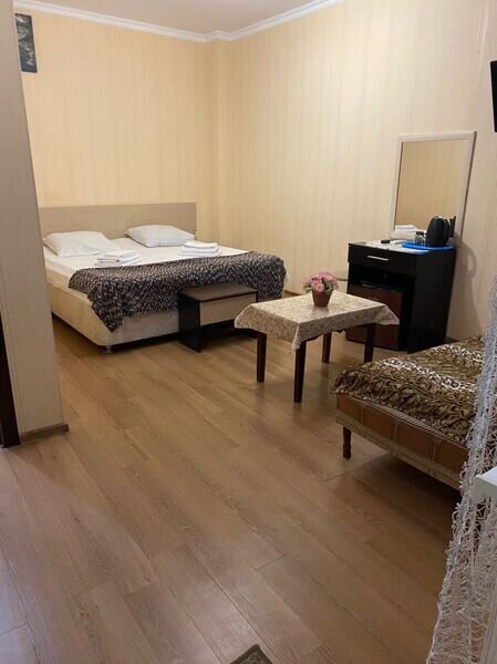 Улучшенный 4-местный (вид на бассейн)